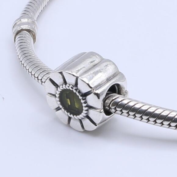 Authentic PANDORA Golden First Place Ribbon Charm - Picture 11 of 13